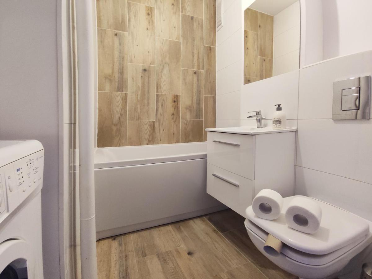 Apartament Rondo Onz Warsaw Exterior photo
